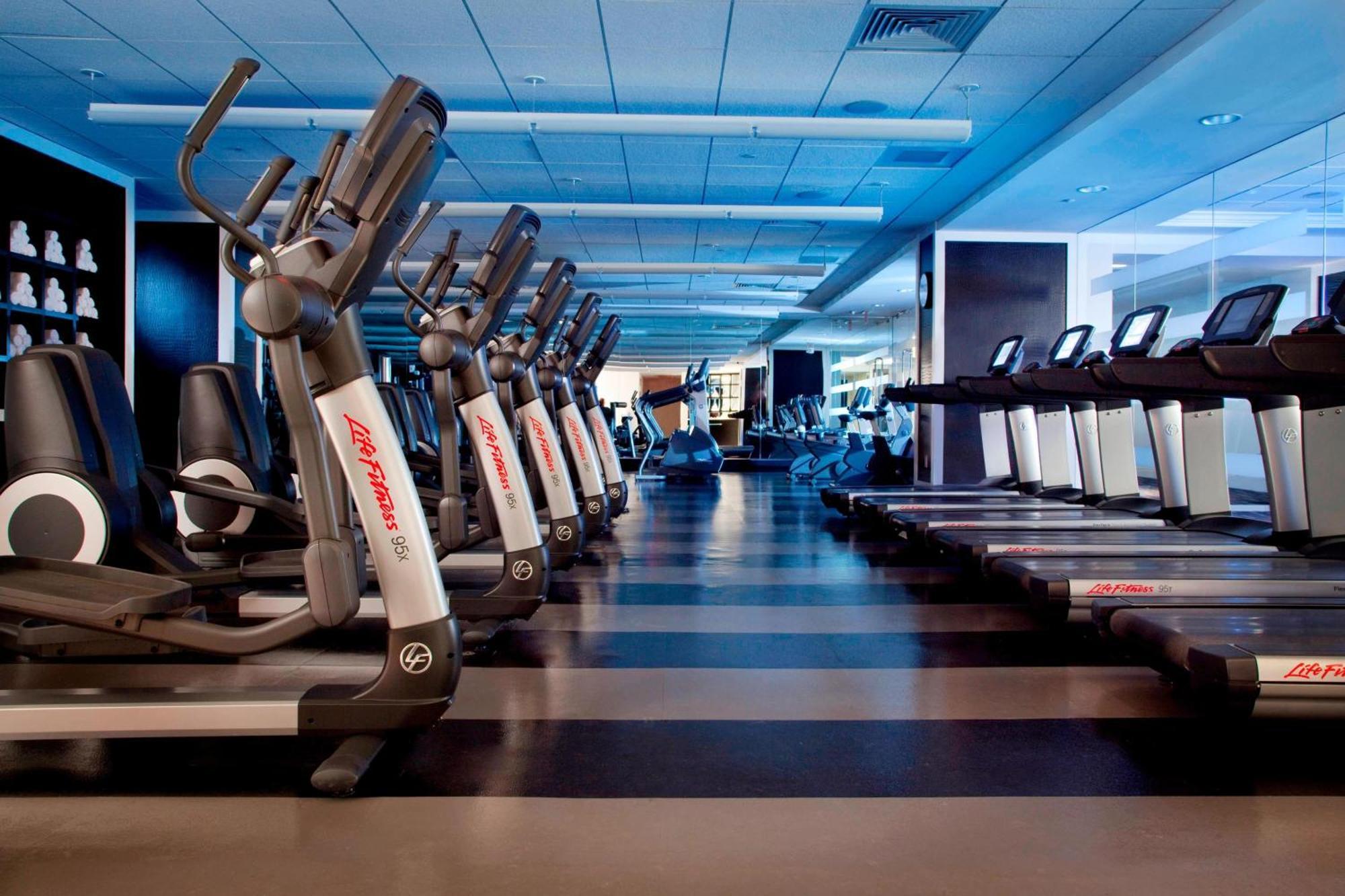 Gaylord National & Convention Center Resort National Harbor